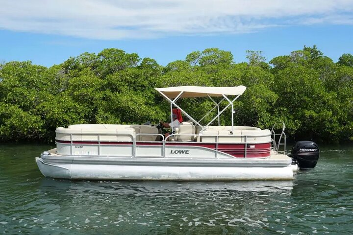 Key West: 22ft Premier Pontoon Rental 115 HorsePower 10 passengers - Photo 1 of 2